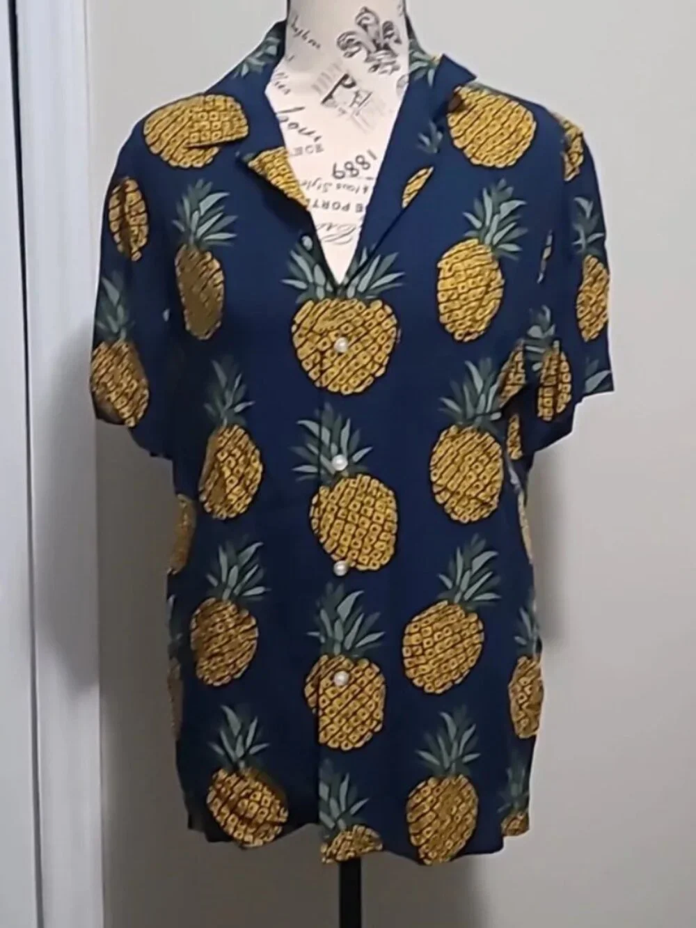 Banana Republic Navy Pineapple Print Short Sleeve Button Up Medium
